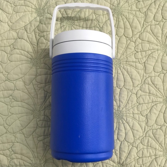 Coleman Dining Final Sale Price Vintage Coleman Giant Blue Water